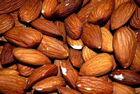 Read more about the article Almonds: A Treasure Trove of Health Benefits and Nutrients